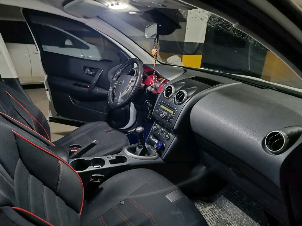 2011 model Nissan Qashqai - 13