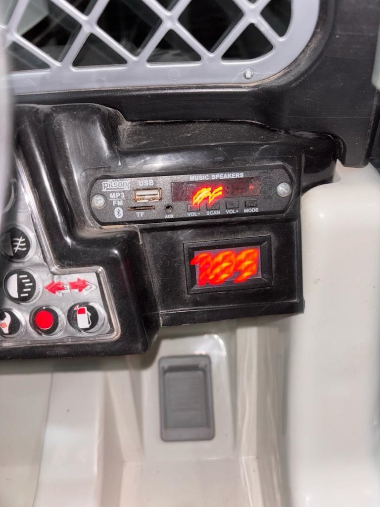 12V çocuk akülü arabası - 8