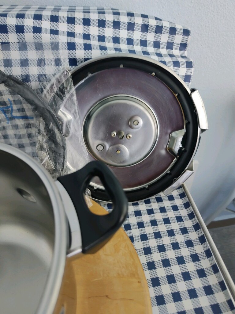 Tefal Clipso 6 Lt düdüklü tencere sağlam sorunsuz çalışıyor - 6