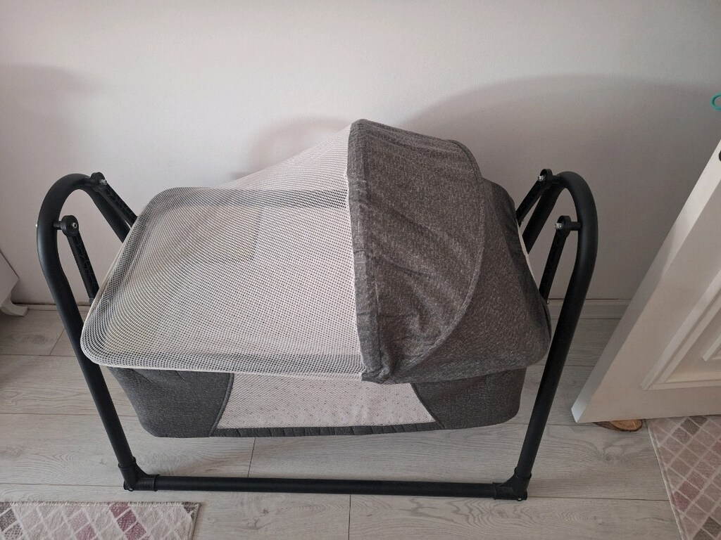 bebek beşiği, bebek yıkama küveti ve 2 numara molfix (54lü) - 3