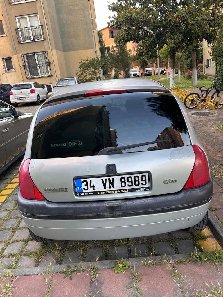 renault clıo manuel klimasız 209bin km - 2