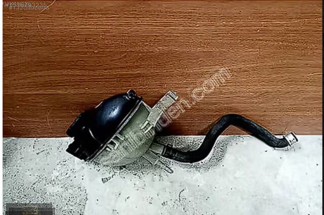 W204 RADYATÖR YEDEK SU DEPOSU