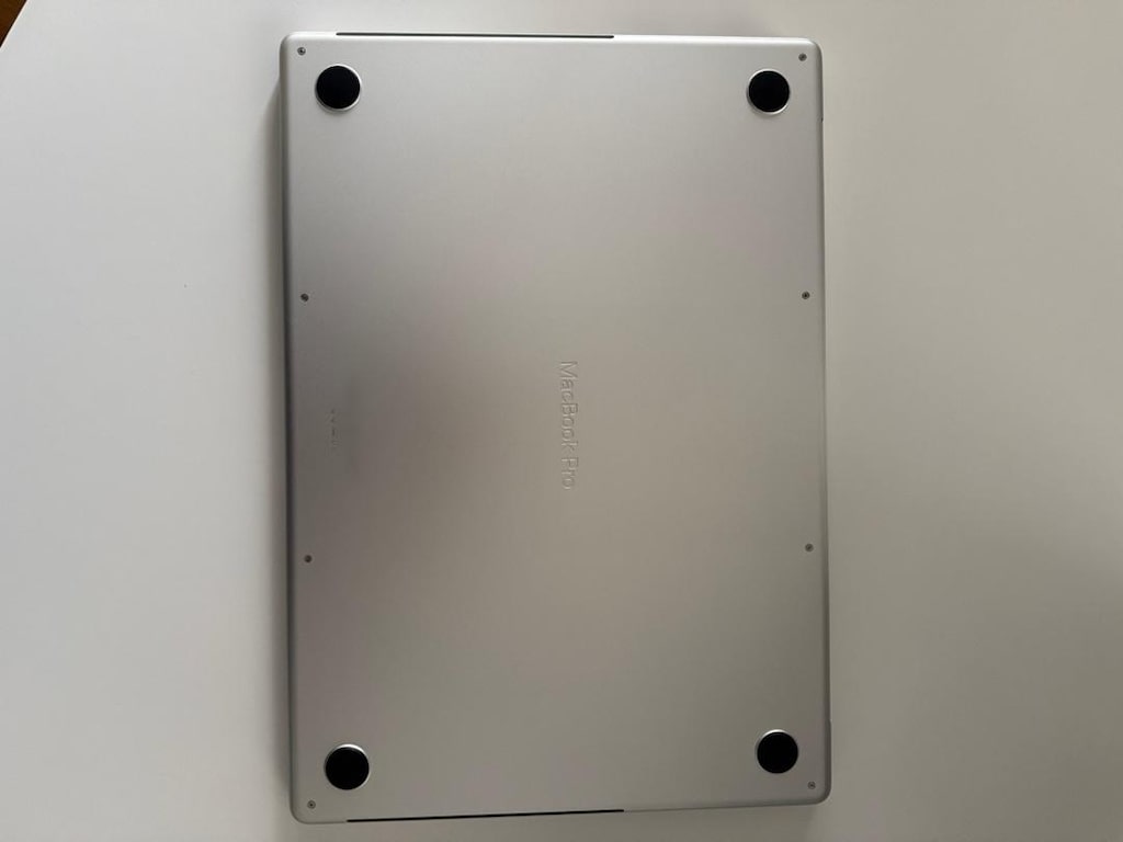 MacBook Pro 16" M1 Max 64GB 1TB 32GPU Kutulu Gümüş - 4