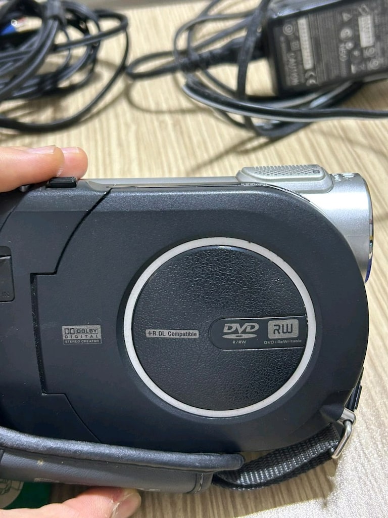 SONY DCR DVD 106 E - 5