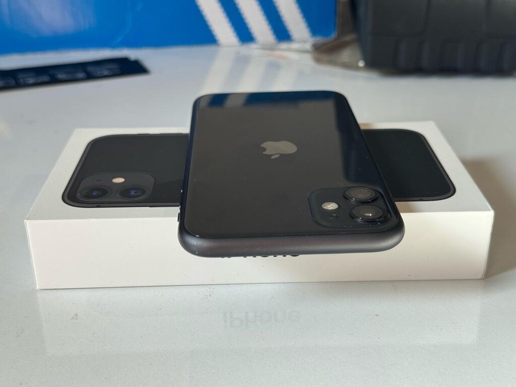 iPhone 11 - 128gb - 8