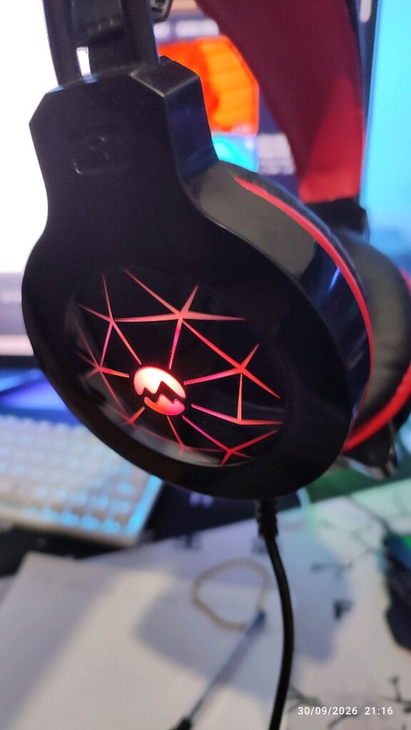 RGB IŞIKLI OYUNCU KULAKLİK - 3