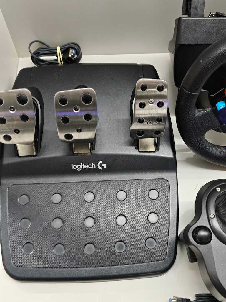 Logitech G29 Driving Force Direksiyon Seti Pedal ve Vites Dahil - 4