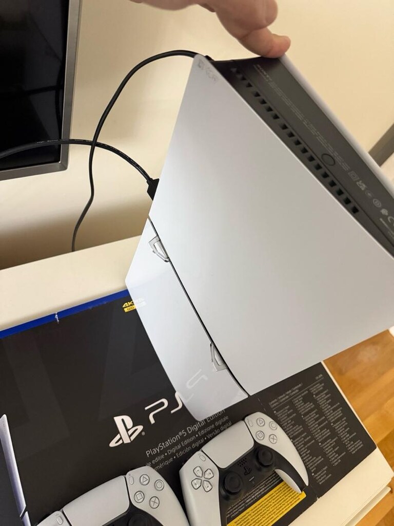 playstation 5 slim digital ve 2 kol - 4