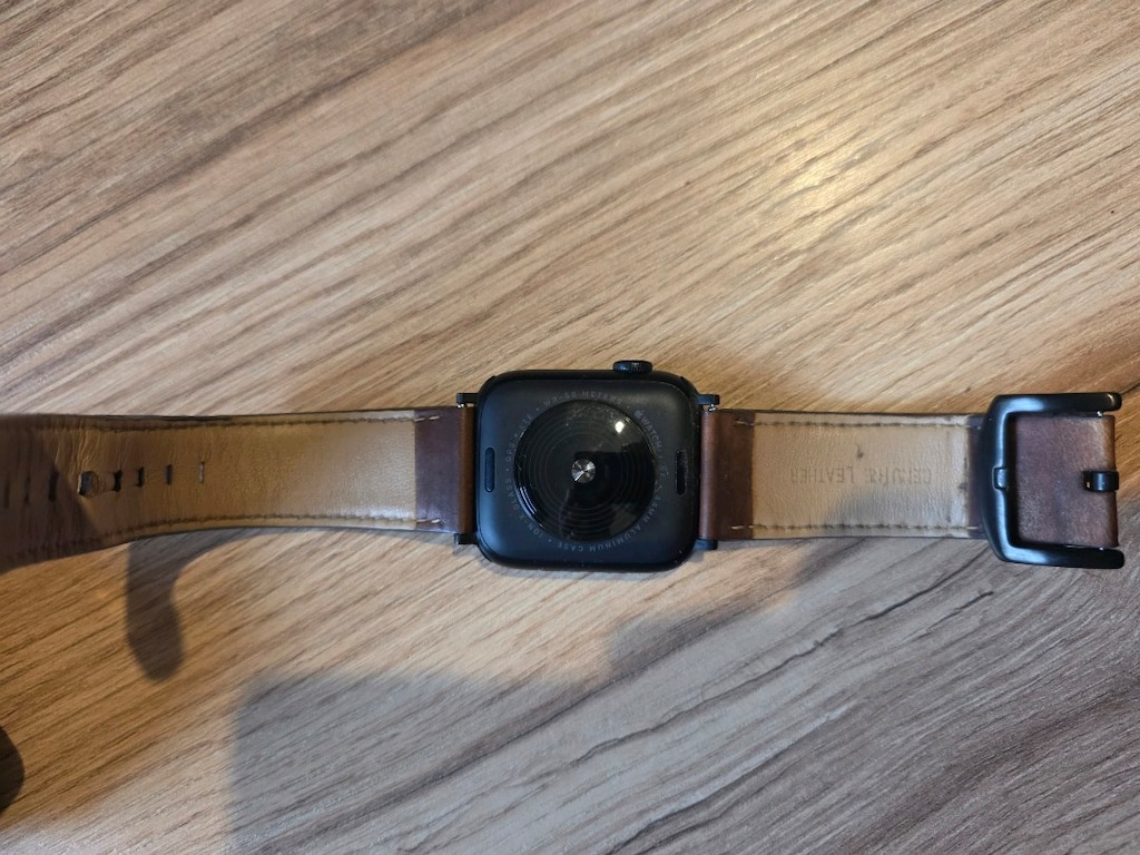 Apple Watch SE 2. Nesil – Orijinal – Deri Kordonlu – Fırsat Fiyatı - 4