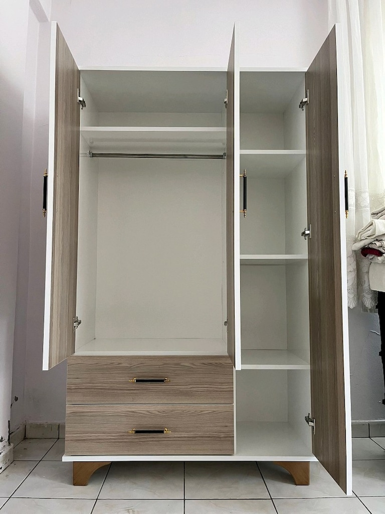 3 Kapaklı bol raflı elbise dolabı - 2