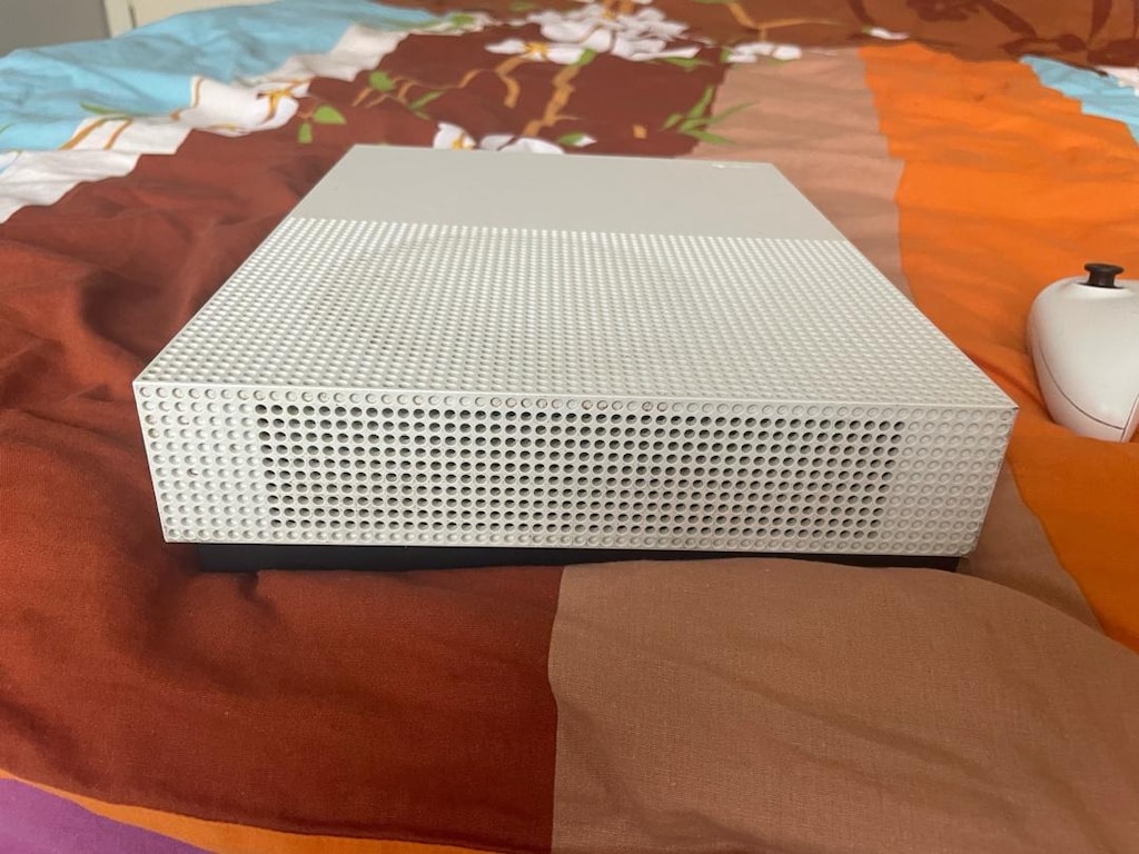 XBox One S - 2