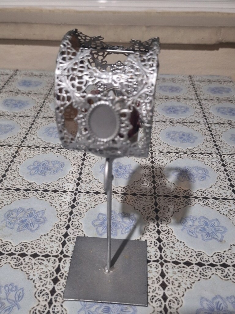 mumluk örtüsü fotoda mevcuttur.metal - 2