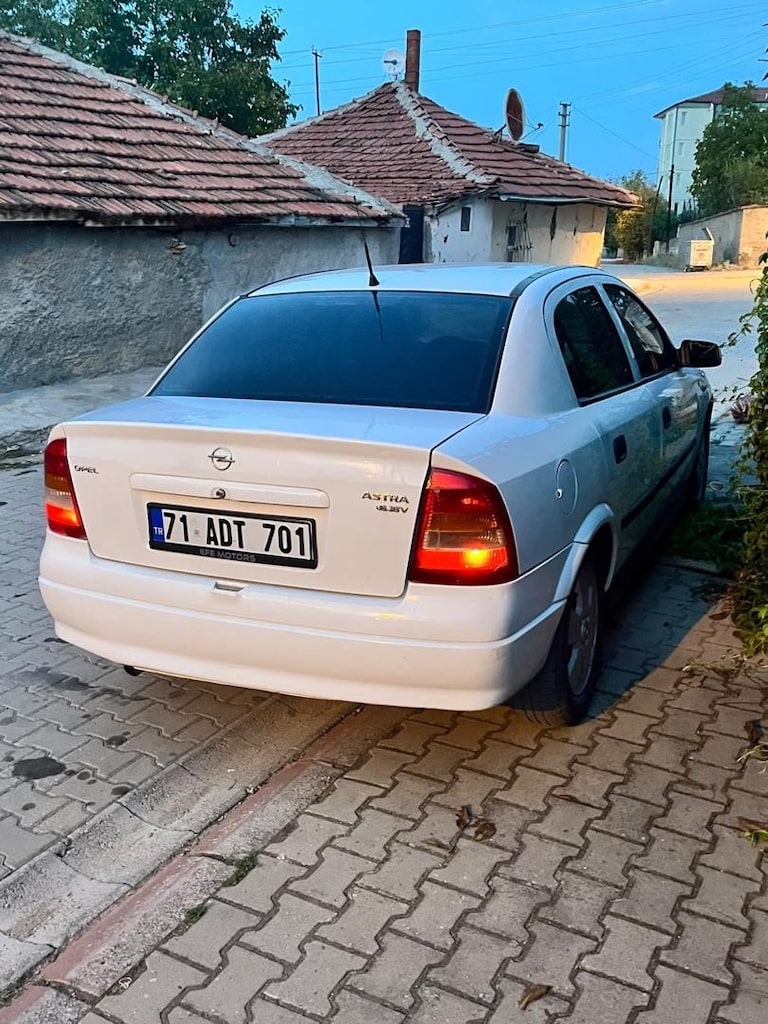 Opel Astra - 2