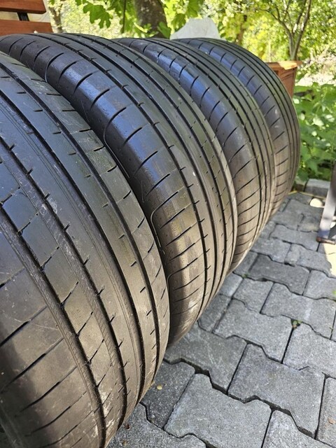 SIFIR AYARINDA 255/60/18 AMAROKTAN ÇIKMA LASTİK Goodyear marka.