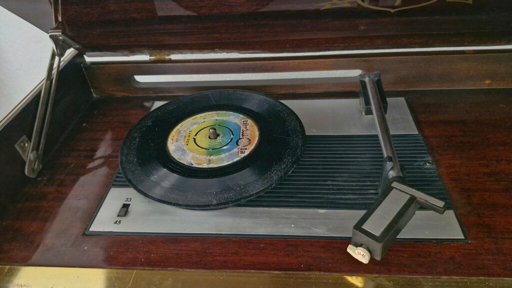 radio plak çalar tertemiz,antika!! - 5