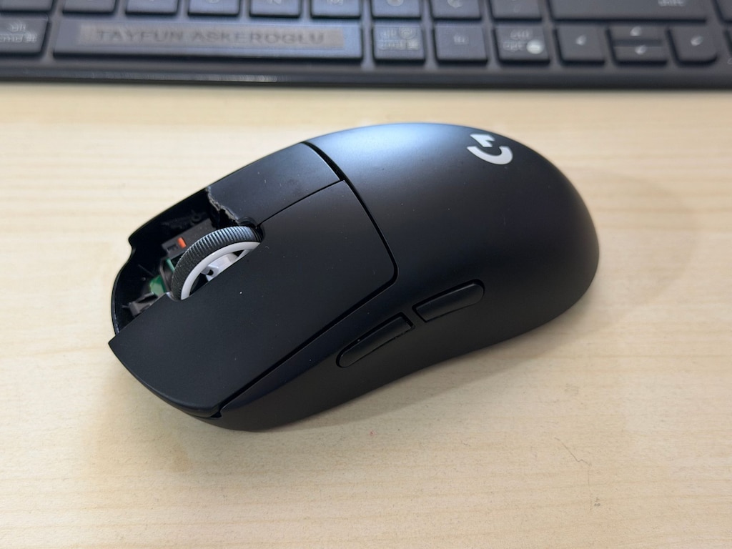 Logitech G PRO X Superlight 2 Gaming Mouse (Arızalı Parça Niyet) - 4