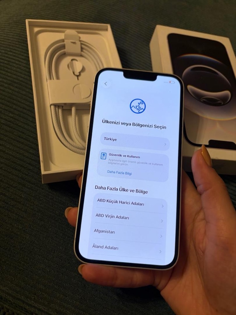 iPhone 16e 128 GB Beyaz - %100 Pil - Sıfır Ayarında - 4