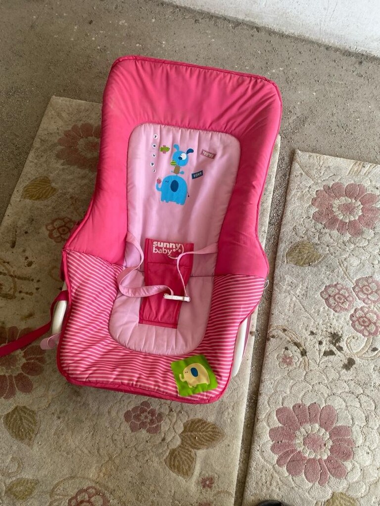 kız bebek sallanan ana kucağı - 7
