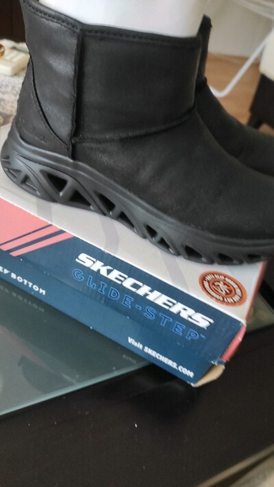 skechers bot