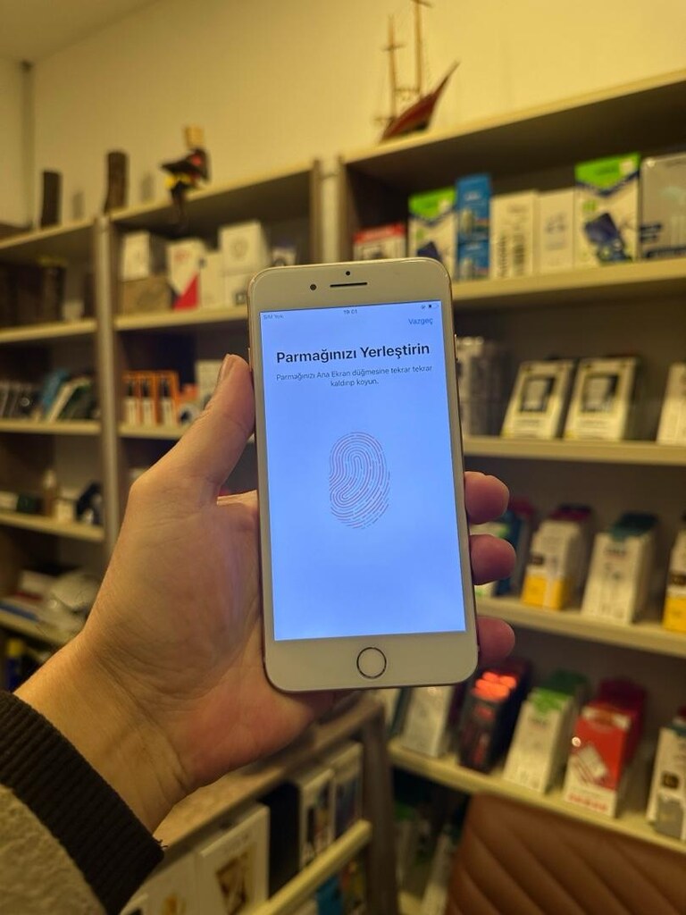 8 plus 64 gb temiz işlemsiz chz tr pil 100 yeni kzmtik 10/9 - 3