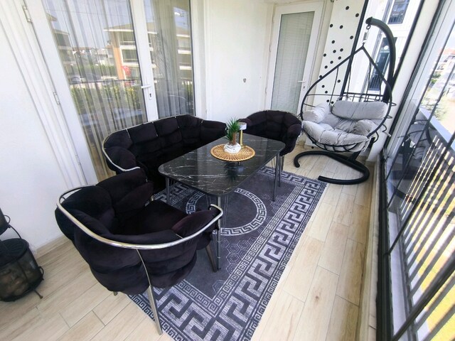 balkon çayseti oturma grubu ve balkon salıncağı