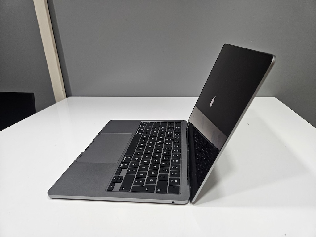 MACBOOK AİR M2 +13.6 İNÇ + 16 GB RAM + PİLSAĞLIĞI %89 + - 4