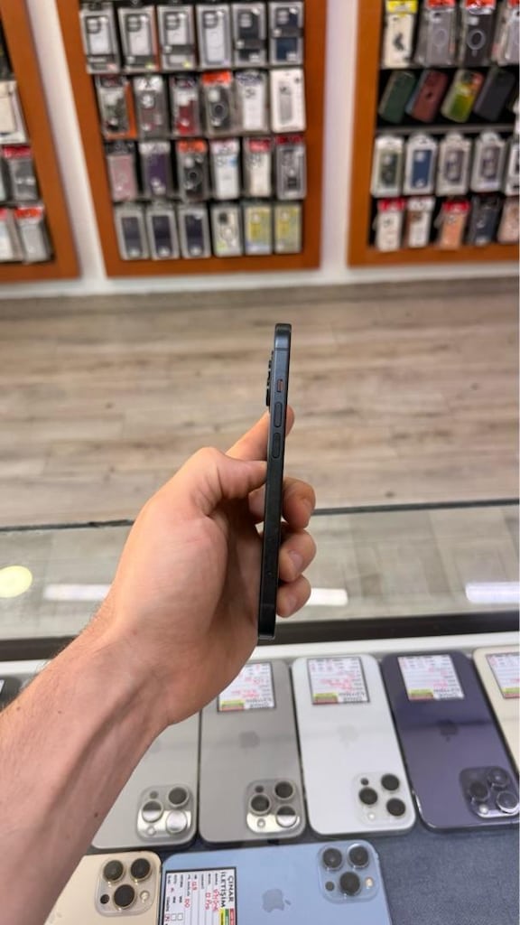 iPhone 15 Black 128GB - 3