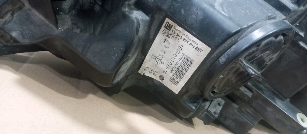Astra j led far sağ orijinal Hella GM - 4