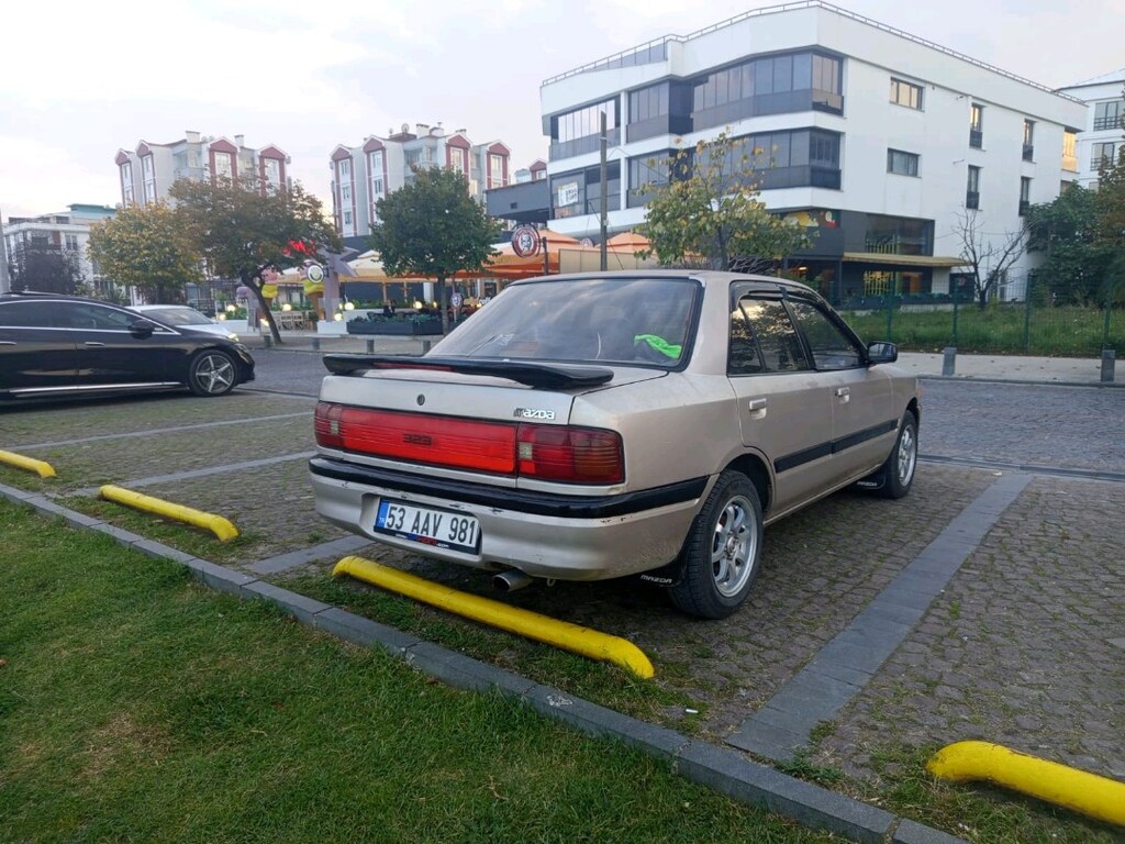 mazda 323 1.6 - 4