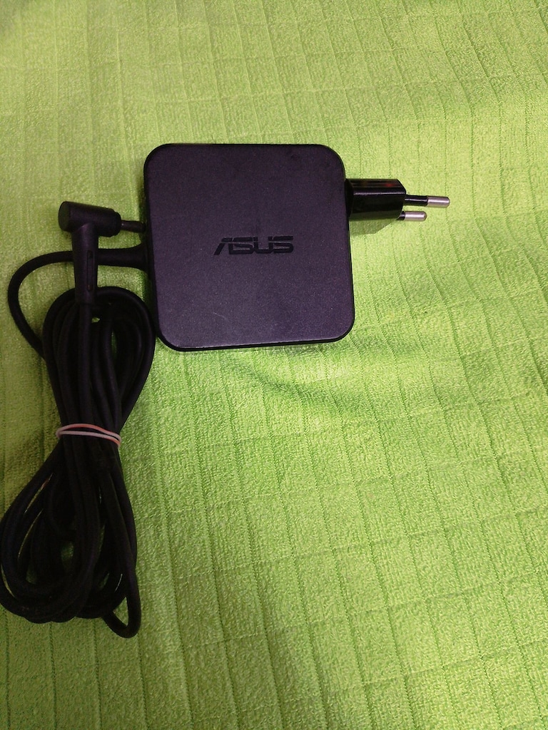 117 19V 2.37A ASUS LAPTOP ORJİNAL İNCE UC ŞARJ ADAPTÖRÜ 850 TL.117 - 2