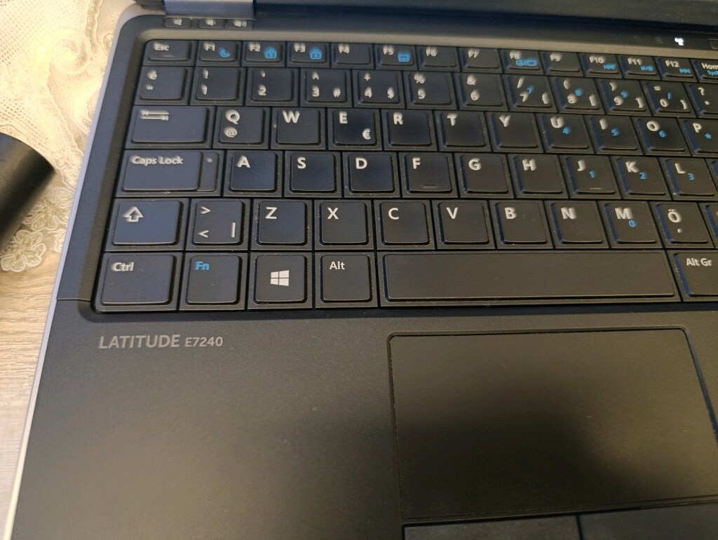 TEMİZ DELL LATITUDE E7240 – i5 8ram SSDli İş ve öğrenci kullanımı için - 7