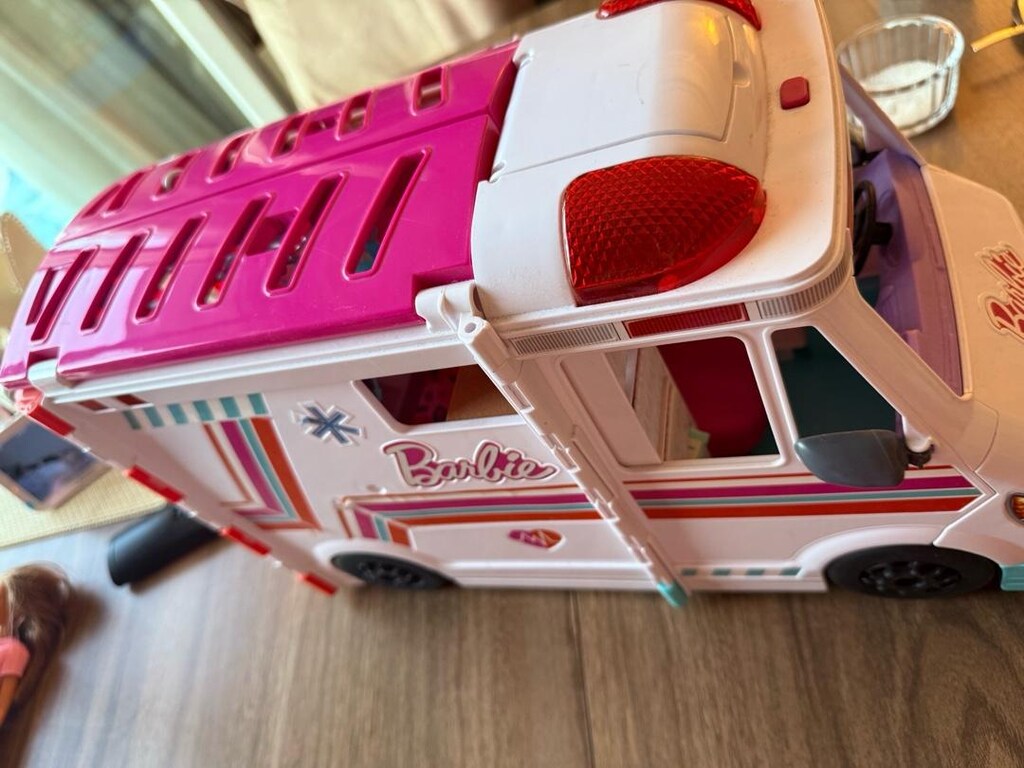 barbie ambulans oyuncak - 12