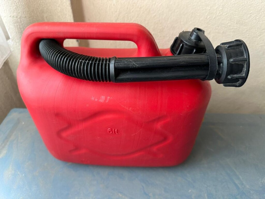 6 lt BENZİN BİDONU YEDEK kırmızı