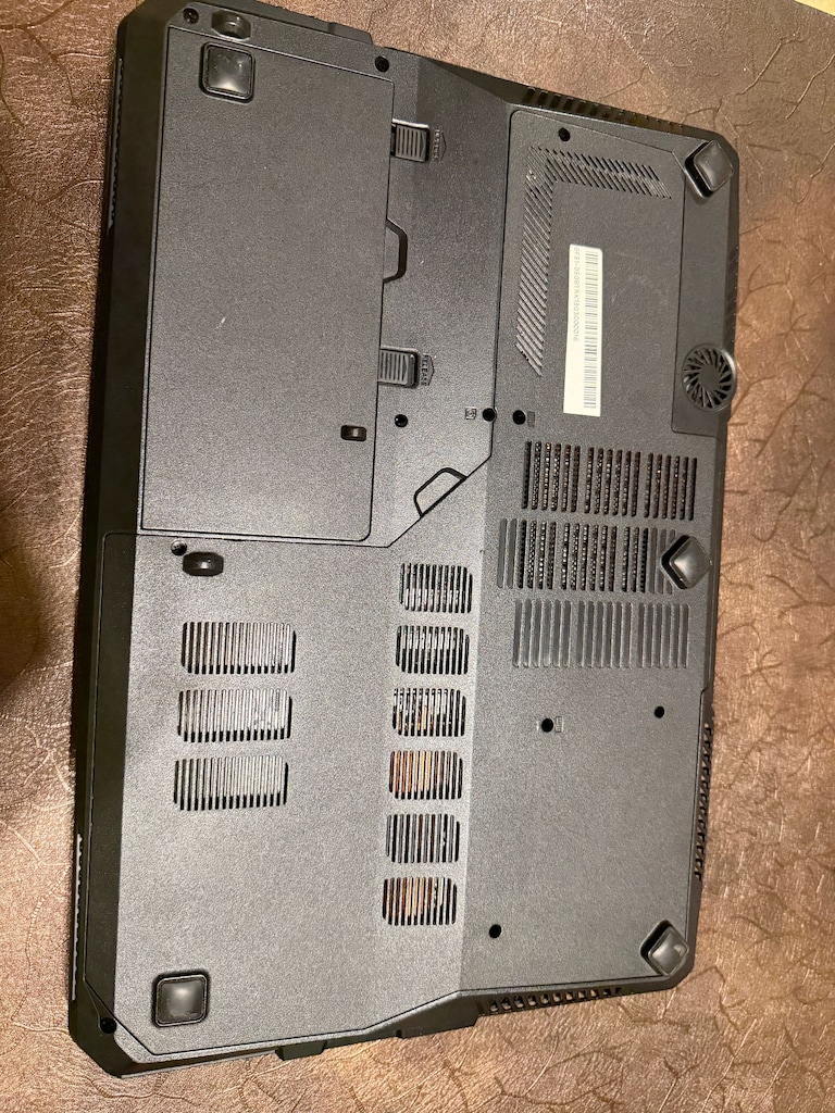 ACİL MONSTER NOTEBOOK İ7 / 16GB RAM - 3