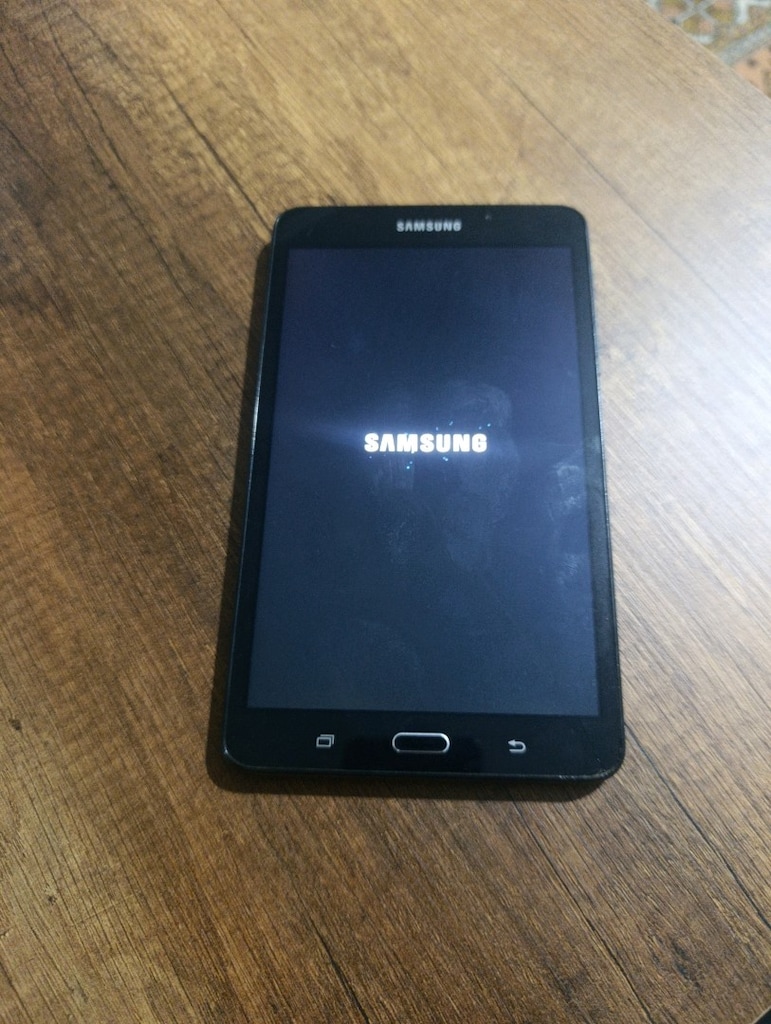 Samsung Galaxy tab a6 8gb rom 1.5 ram - 2