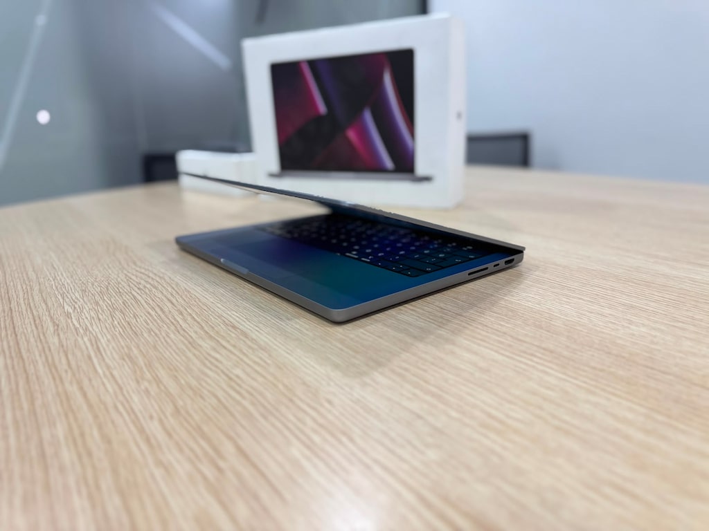 Temiz MacBook Pro 14" M2 Pro | 16GB RAM | 512GB SSD | 220 DEVİR - 3