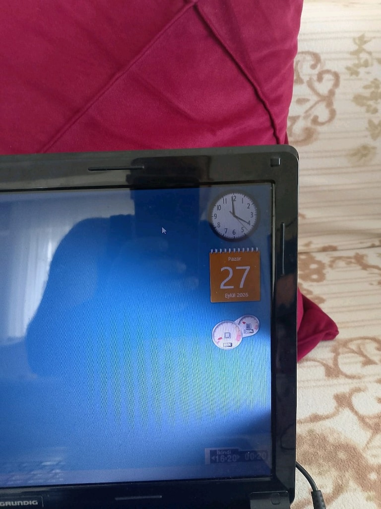 Grundig leptop i3 4gb ram - 4