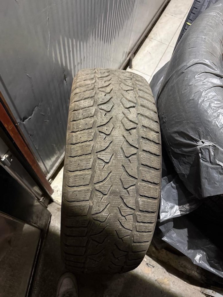 265 60 18 kışlık lastik tek - 2