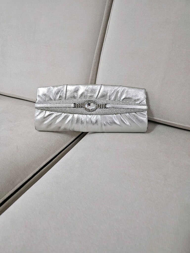 Gümüş renk askılı abiye portföy çanta