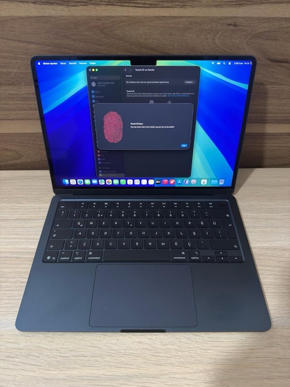 MacBook Air / M5 / 13 inç / 16 GB Ram / 512 GB Ssd - 4