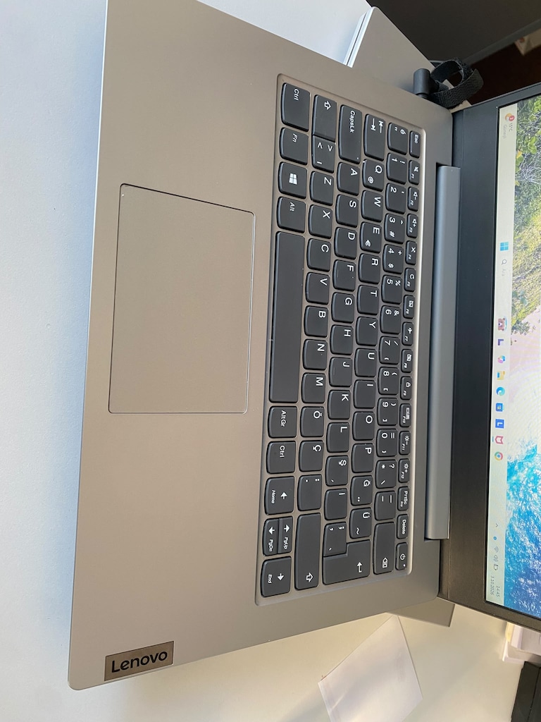 Lenovo IdeaPad 1 14ADA05 – 4 GB RAM – 256 GB SSD – Windows 11 - 2