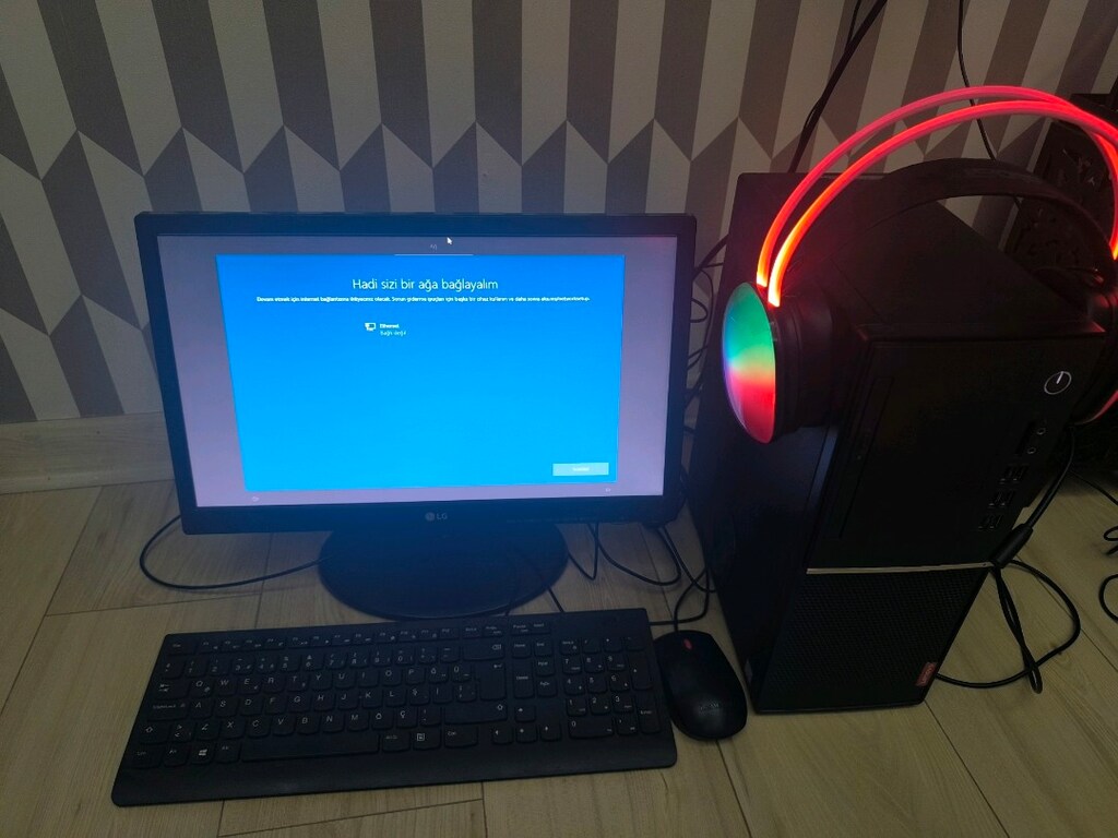Lenovo V530 Tower (10TV001DTX) - 3