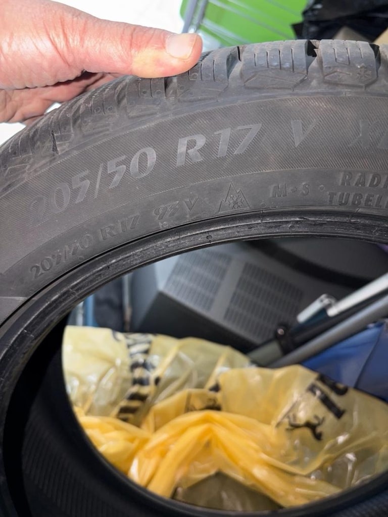 25 üretimi 205-50-17 XL 3 adet kışlık 1 adet 4 mevsim lastik - 2
