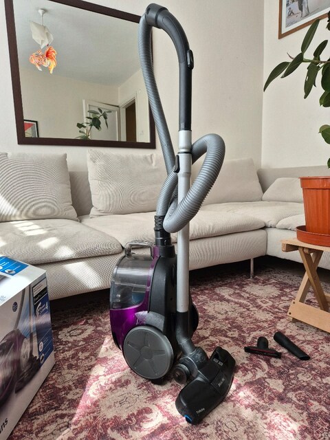 Philips elektrik torbasız süpürge - 1.700 TL