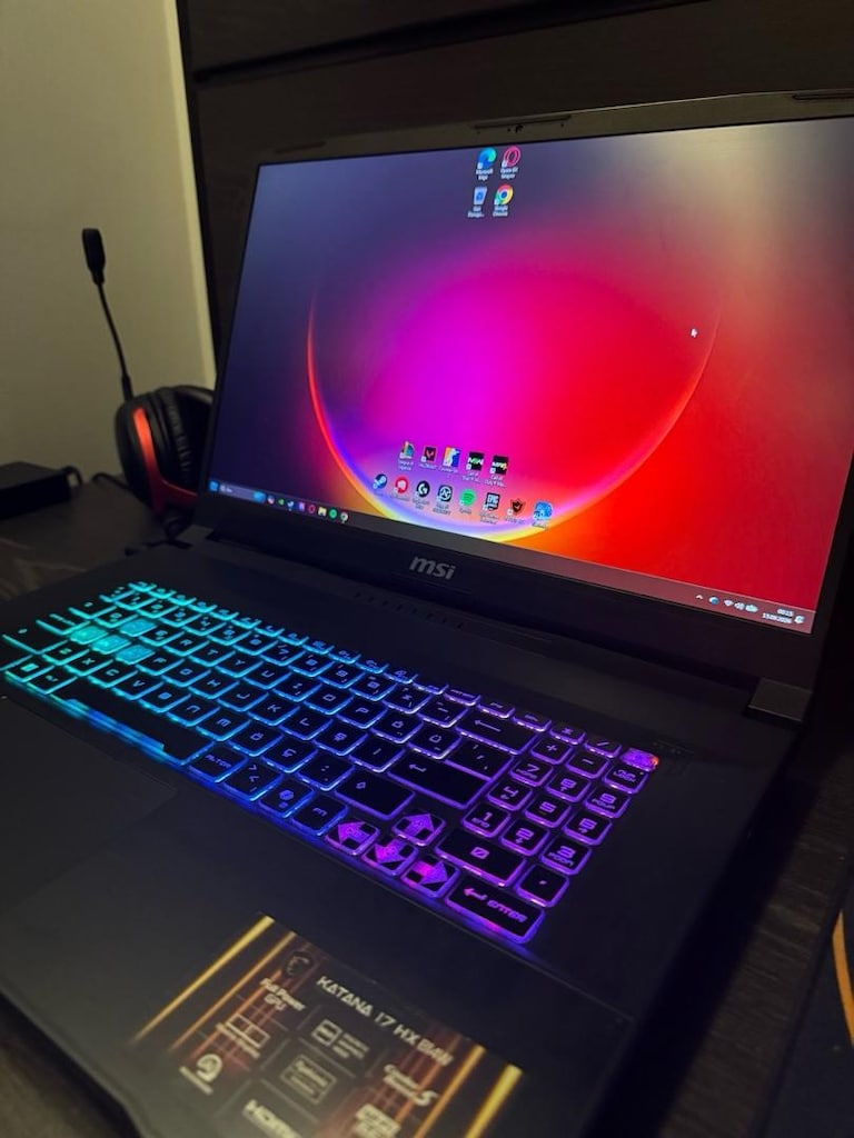 MSİ KATANA 17 HX B14W - 5