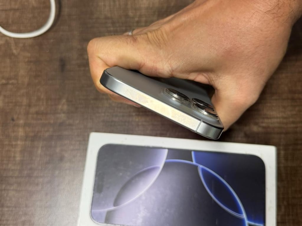 İPHONE 16 PRO MAX 256GB NATUREL TİTANYUM PİL SAĞLIĞI 92 YD - 6