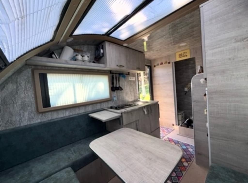 Sahibinden Temiz Panoramik Cam Tavanlı 4 Kişilik Çekme Karavan - 5