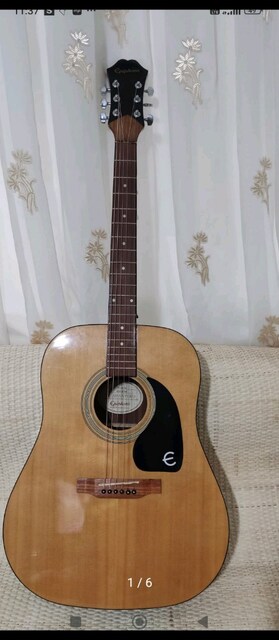 akustik gitar