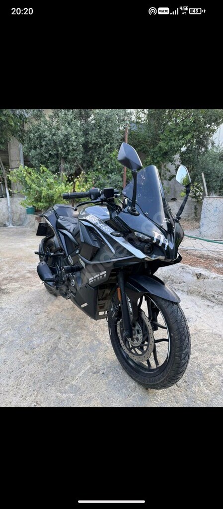 BAJAJ PULSAR RS 200 2024 - 9