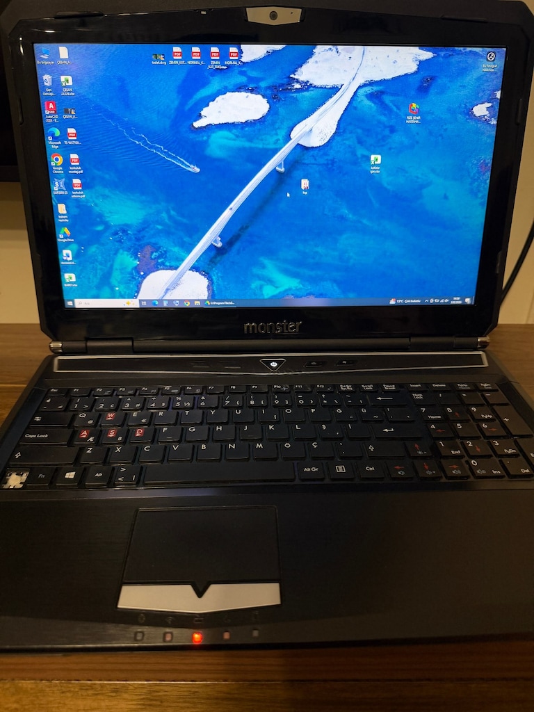 ACİL MONSTER NOTEBOOK İ7 / 16GB RAM - 7